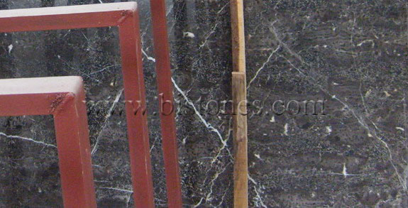 Hang Grey Slabs Hang Grey Slabs